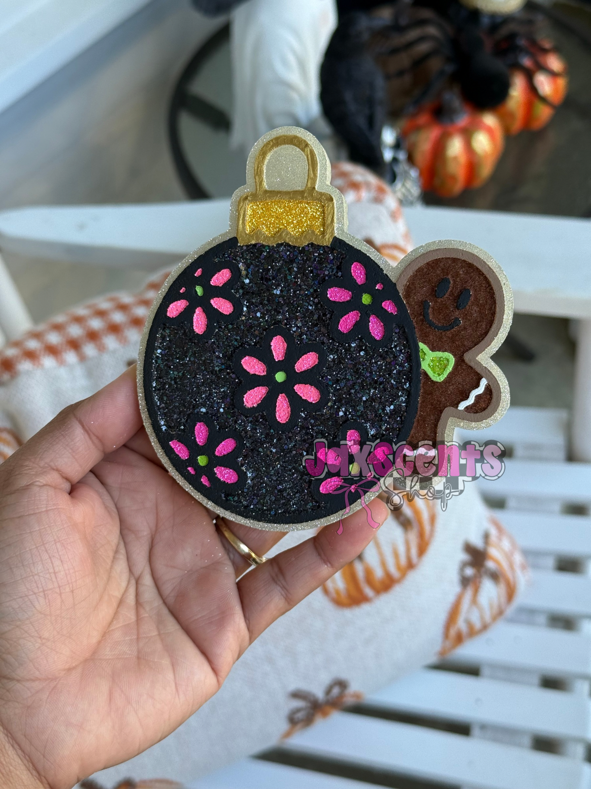 Gingerbread Floral Ornament Car Freshie