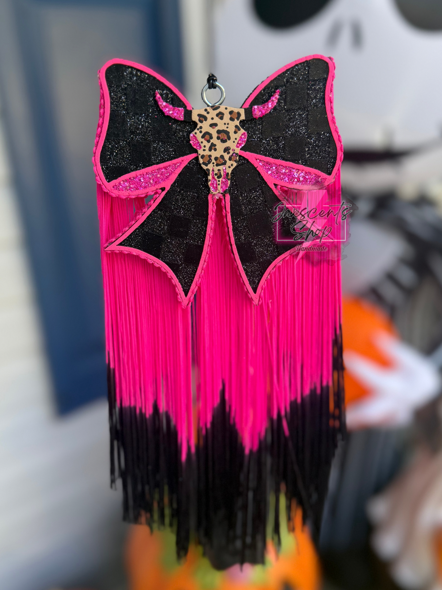 Bull Pendant Checkered Bow