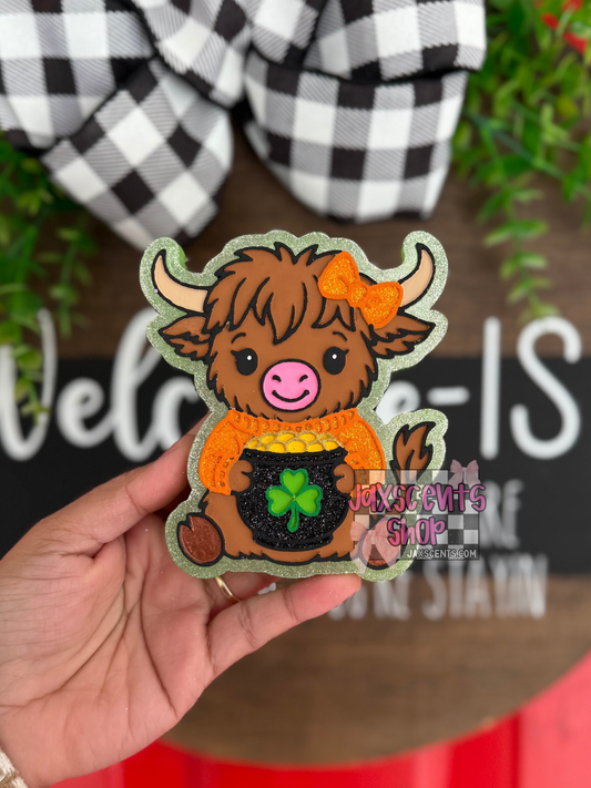 Lucky Highland Cow w/ Pot of Gold