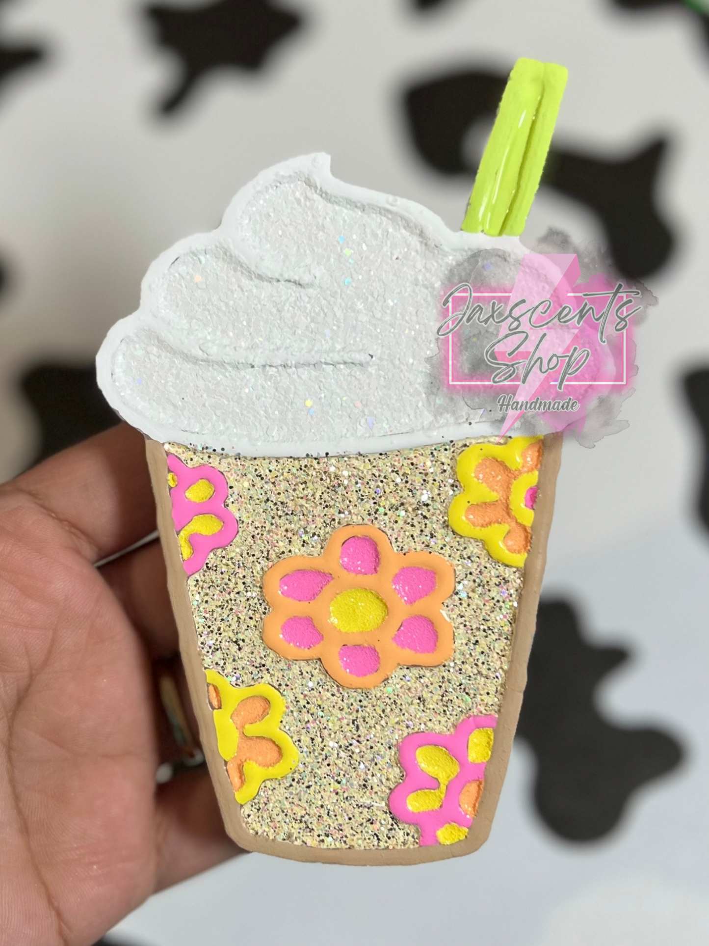 Frappe Cup With Daisies